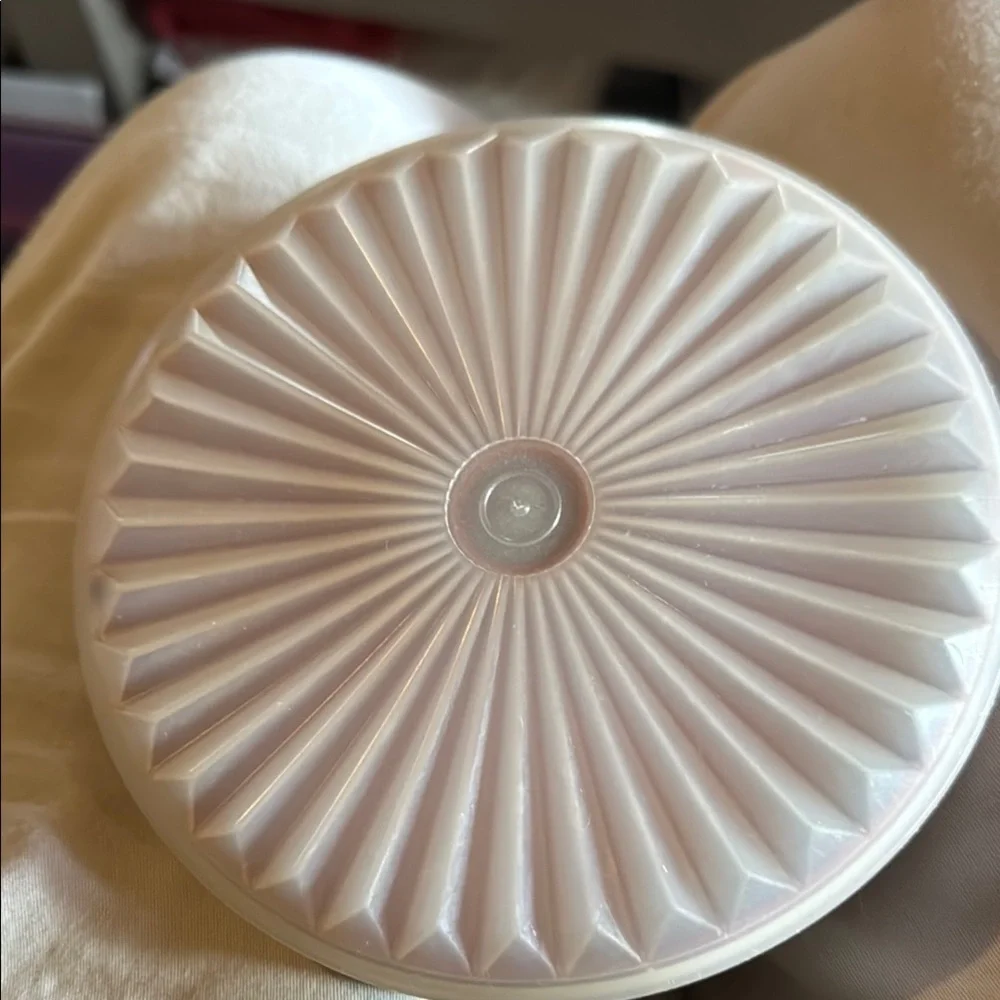 Red Circular Lid
